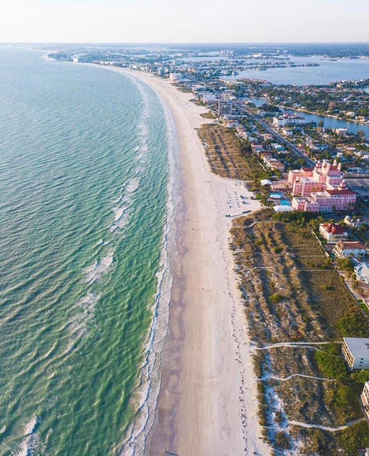 Private Room In A 2 Bedroom 1 Bathroom Shared With Host, On The Beach, Surrounded By Resorts, Only 2 People Max St. Pete Beach Exterior foto